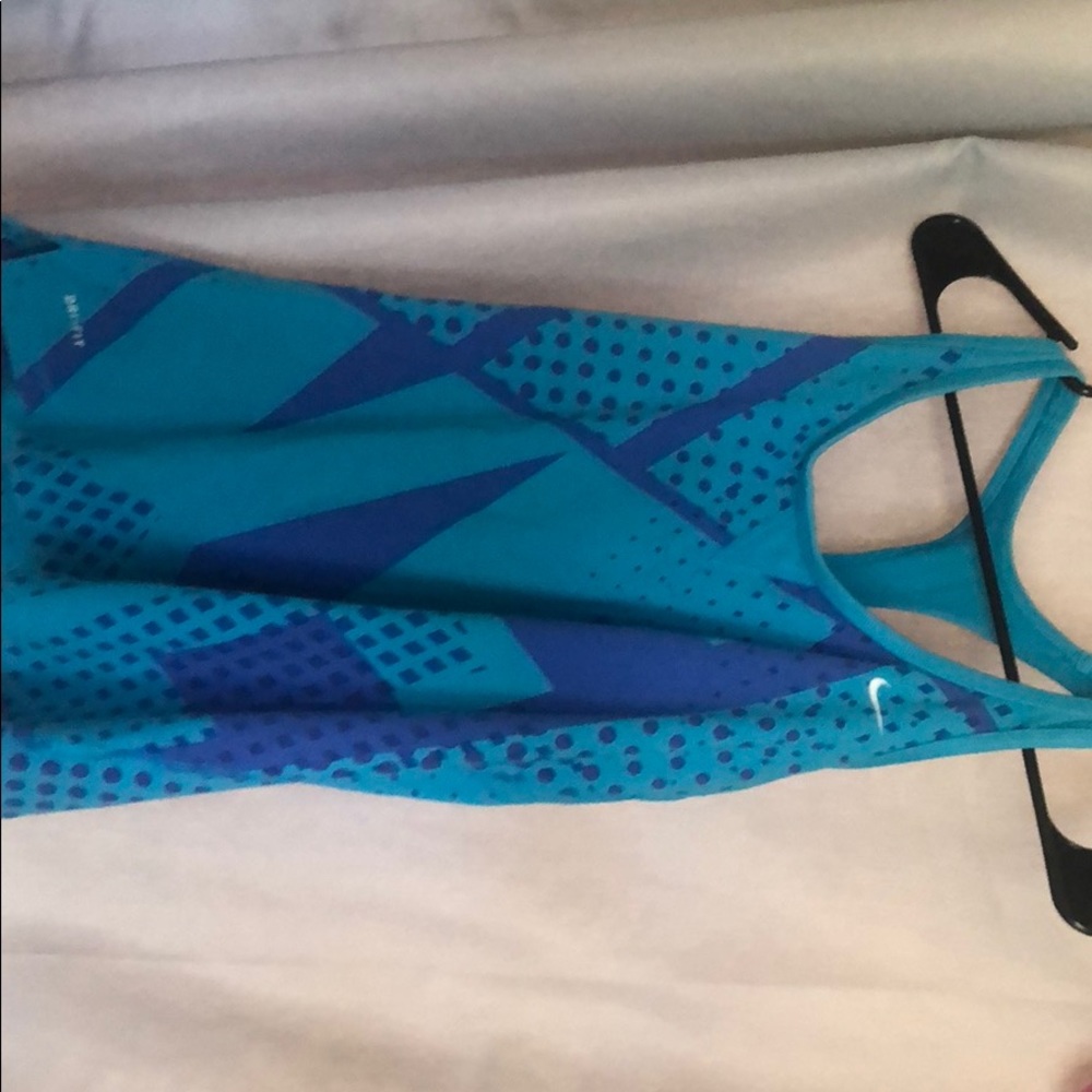 Nike tank
